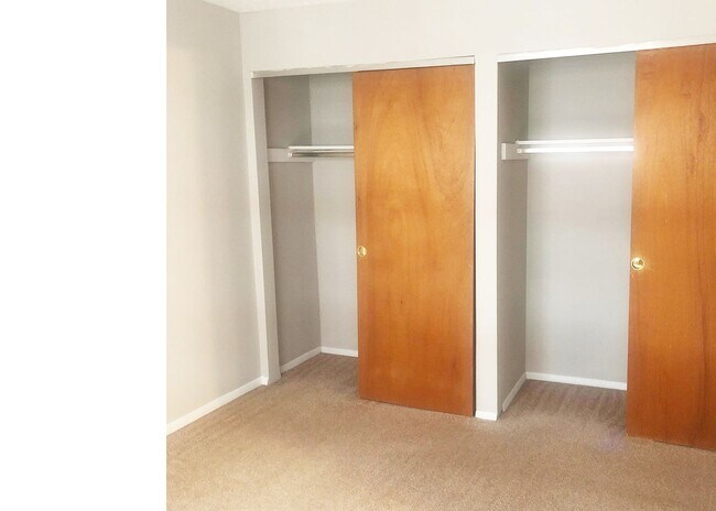 Interior Photo - Ludlow 440