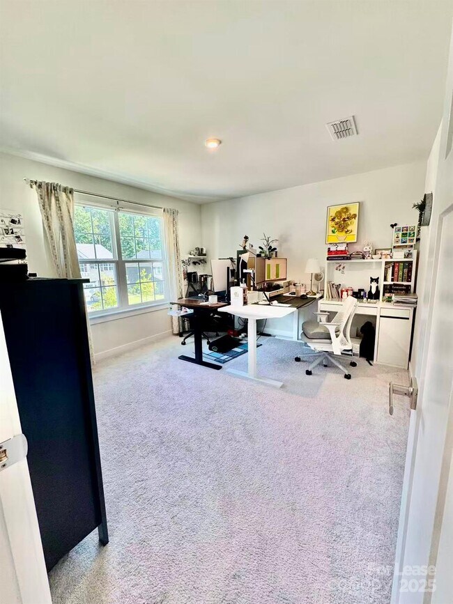 Building Photo - 4735 Green Mountain Dr