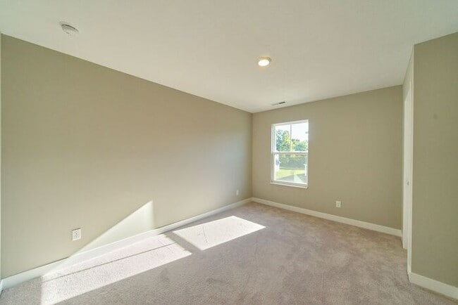 Building Photo - 5 Bedroom New Build in Camby!