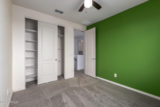 Building Photo - 5427 S Canyon Rim
