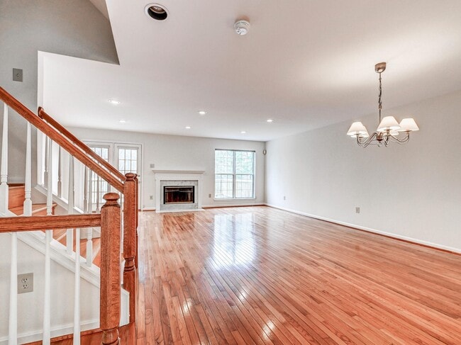 Building Photo - 11919 Thurloe Dr