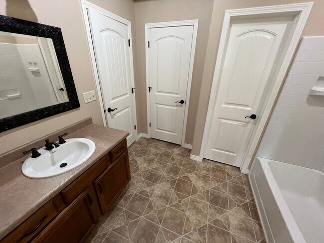 Building Photo - Spacious Ranch Style in Flying Horse with INCREDIBLE VIEWS of Pikes Peak!