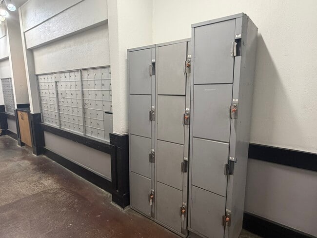 Building Photo - 5300 Peachtree Rd