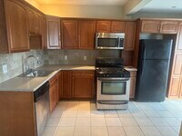 Building Photo - 26 Brookview St