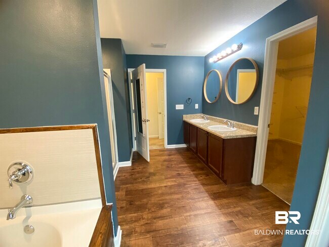 Building Photo - 12239 Cressida Loop