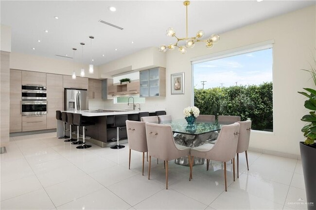 Building Photo - 22 Toronto Ave