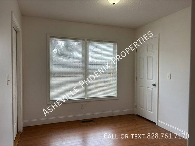 Building Photo - 9 Spruce Shade Ct