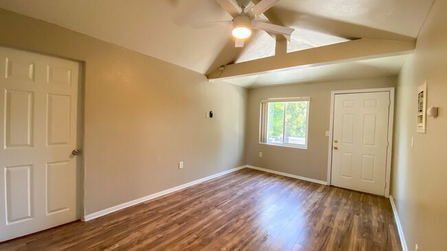 Interior Photo - 9922 Buena Vista Dr