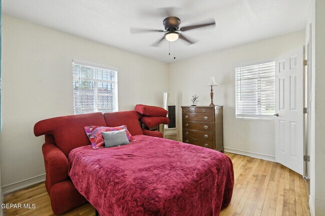 Building Photo - 4505 Pershing Dr