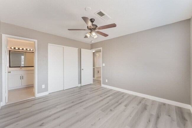 Building Photo - 5689 E Lake Mead Blvd