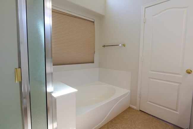Building Photo - Spacious North Phoenix Home