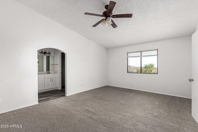 Building Photo - 15604 E Mustang Dr