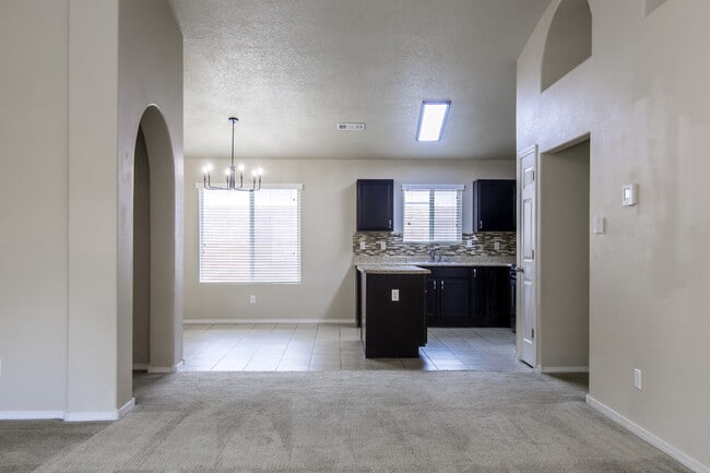 Building Photo - 9005 Rio Galisteo Pl NW