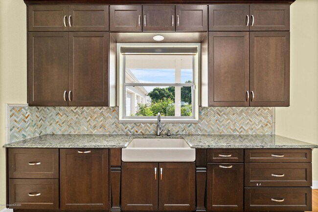 Building Photo - 845 S Tropical Trail