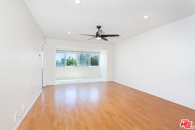 Building Photo - 5700 Ravenspur Dr