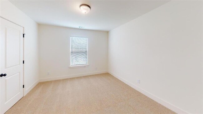 Building Photo - 5873 Greystone Dr