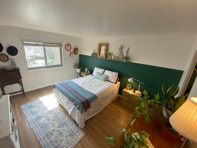 Building Photo - 5340 Holmes Run Pkwy