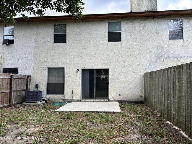Building Photo - 1114 W Romaine Cir