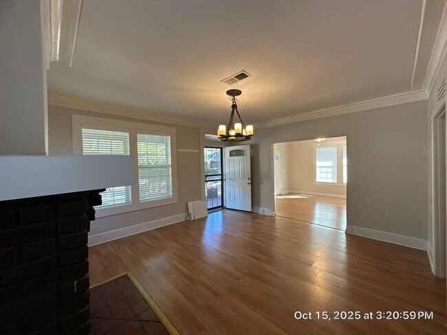 Building Photo - 4 Bedroom Home Now Available in the Midtow...