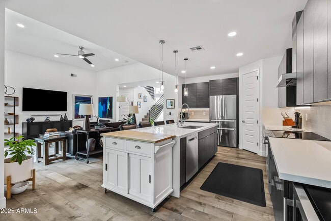 Building Photo - 3615 N Nicosia Cir