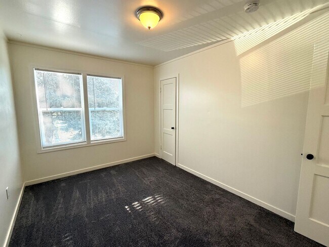Building Photo - 1307 Perkins Ave