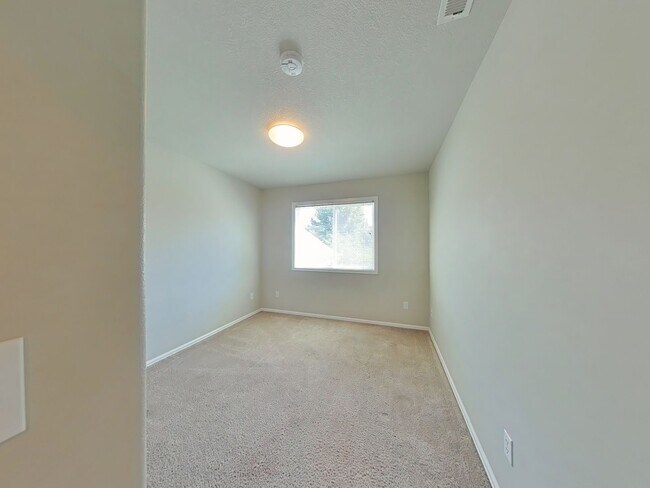 Building Photo - 4 Bedroom House ~ South Corvallis