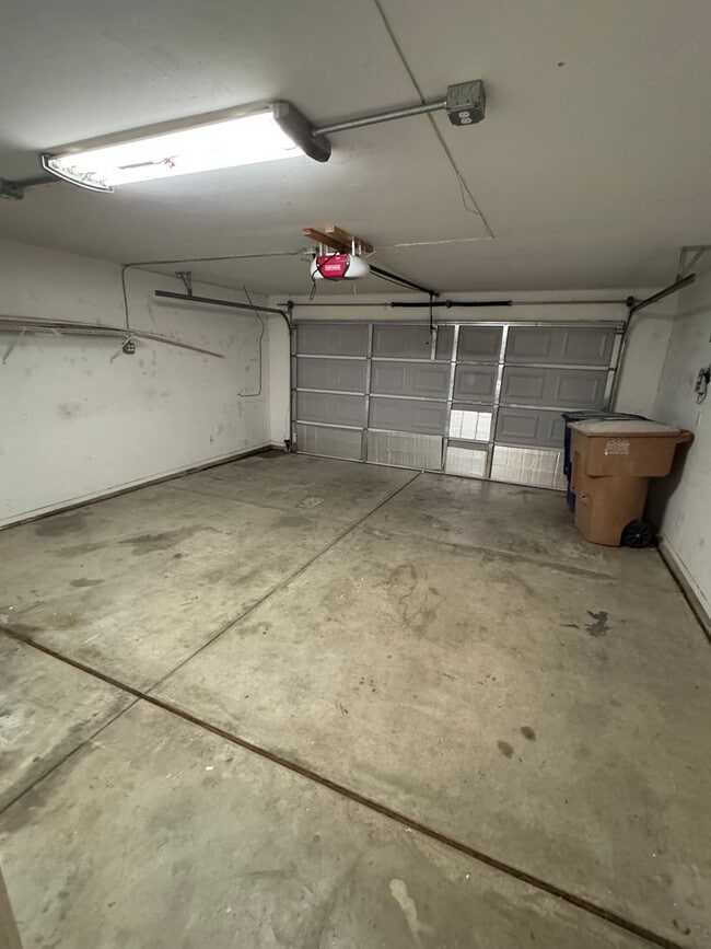 Building Photo - Southwest Dream Home