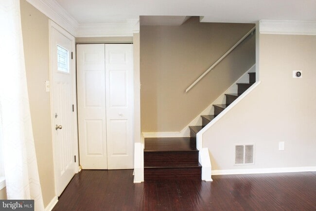 Building Photo - 2055 S Lincoln St