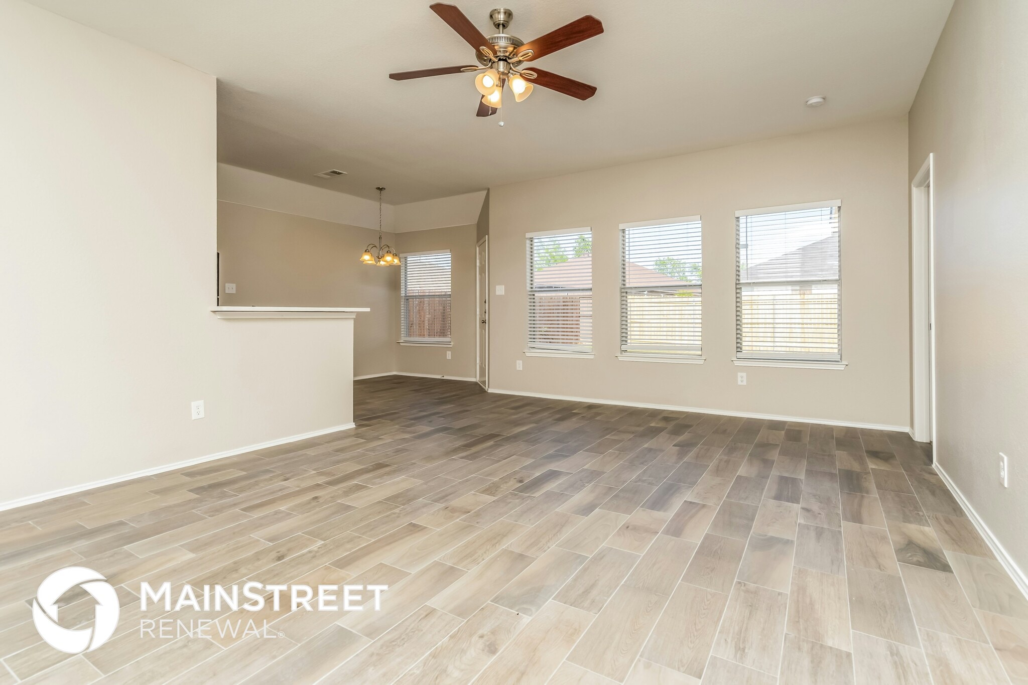 Building Photo - 717 Somerset Dr