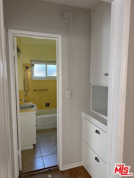 Building Photo - 1245 Chelsea Ave