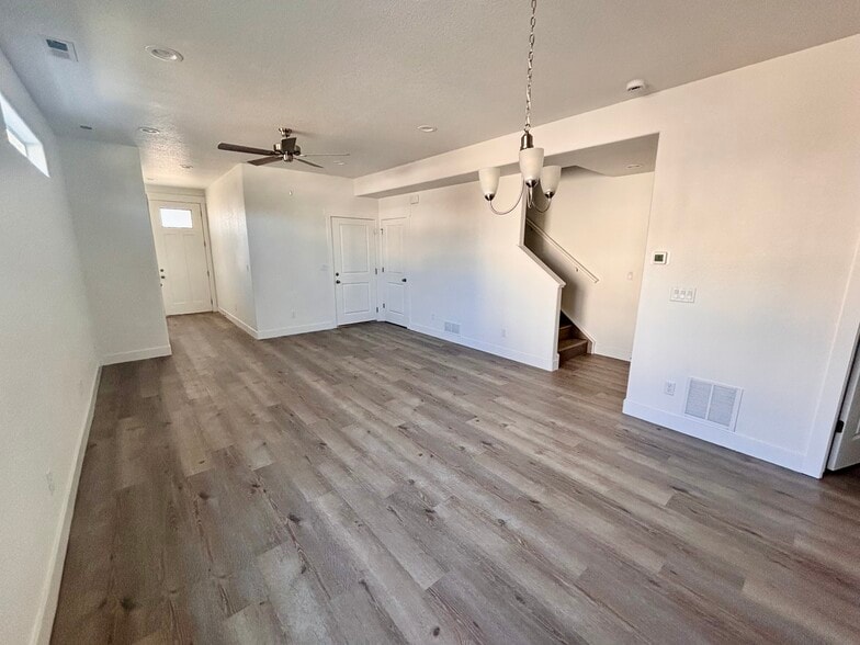 Building Photo - 1549 Tyram Grv