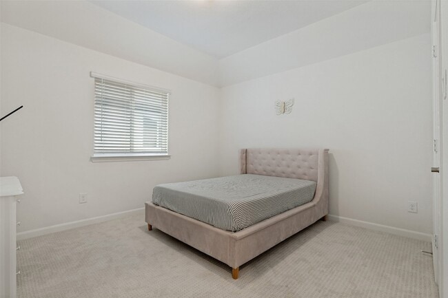 Building Photo - 3508 Sunflower St