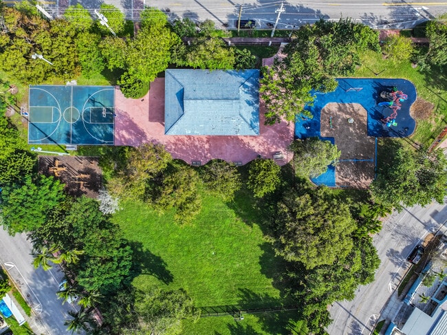Building Photo - 8501 Hawthorne Ave