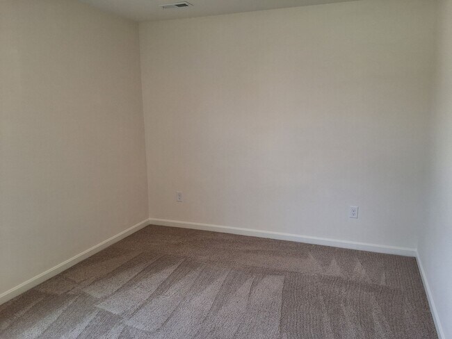 Building Photo - Beautiful Home in Elizabethtown