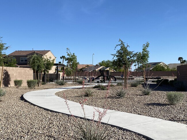 Building Photo - 2212 Stone Well Rd