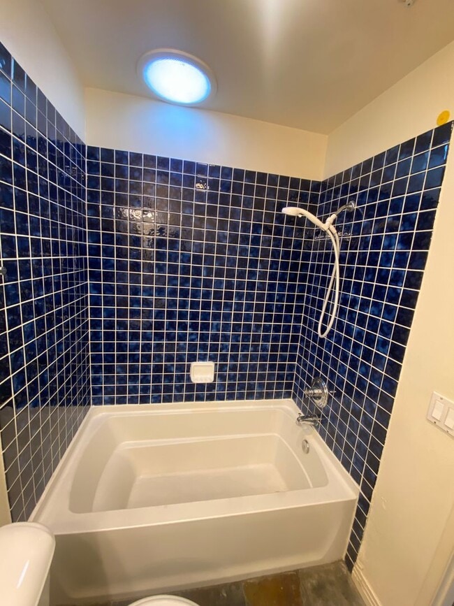 Building Photo - Spacious 4 Bed, 3 Bath Townhouse in Torrance $3,850