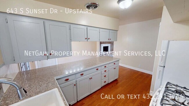 Building Photo - 643 S Sunset Dr