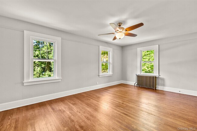 Building Photo - 7 Nanuet Ave