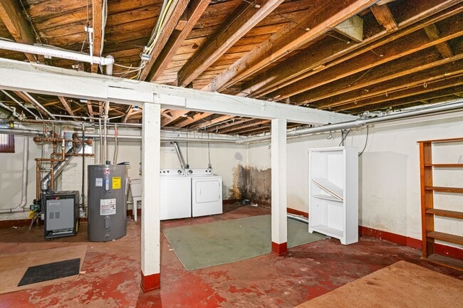Building Photo - AVAILABLE NOW! 3 Bed/ 1 Bath Single Family...