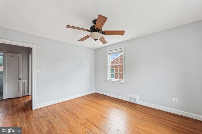 Building Photo - 503 S Veitch St
