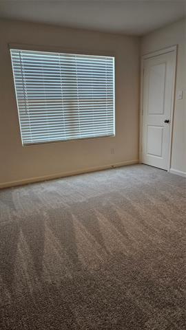 Building Photo - 2102 Prairie Ln