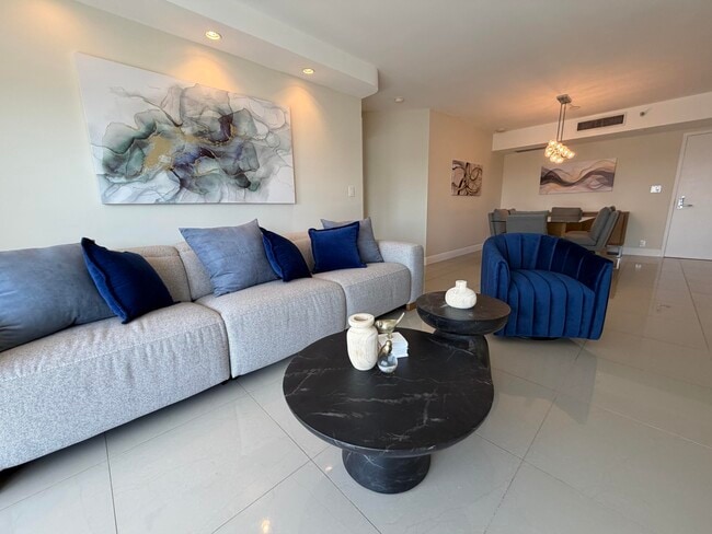 Building Photo - 3530 Mystic Pointe Dr