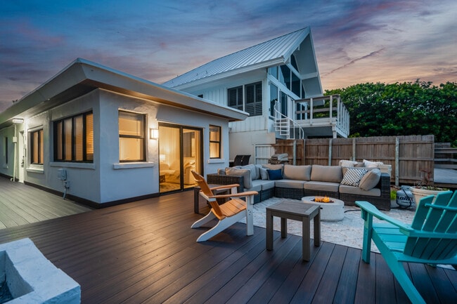 Building Photo - 2330 N Ocean Blvd