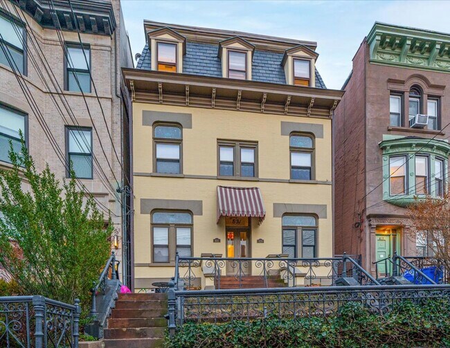 Building Photo - 829-831 Hudson St