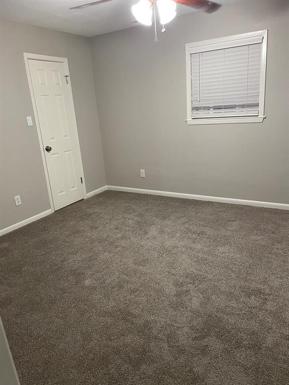 Building Photo - 300 Evergreen Cir