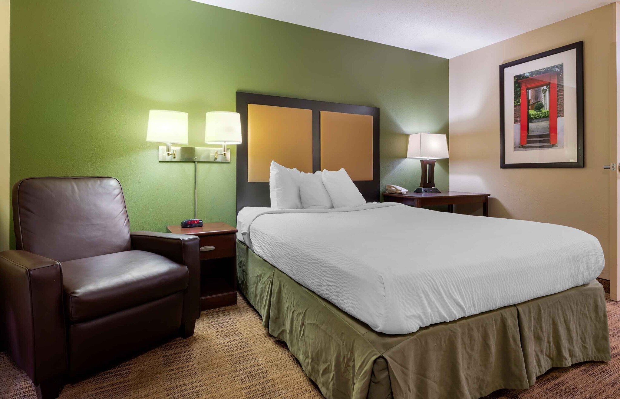 Building Photo - Furnished Studio-Indianapolis - Castleton