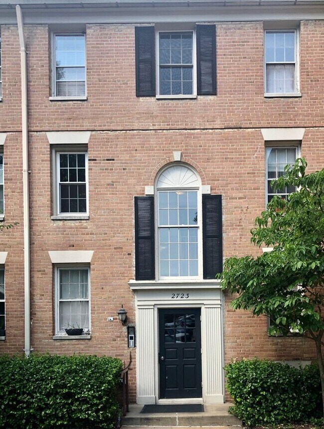 Primary Photo - Spacious, Light-filled One Bedroom One Bat...