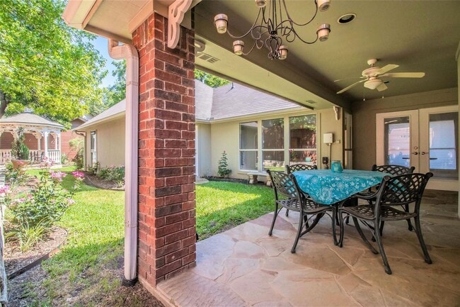 Building Photo - White Rock Highlands  4 bedrooms, 2.5 baths