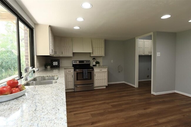 Building Photo - 3903 Coltwood Dr