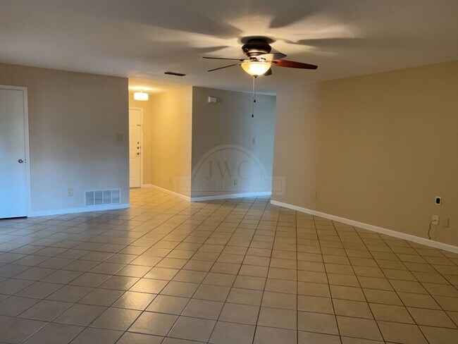 Building Photo - 4402 Breckenridge Dr